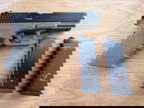 Image pour KJW G19 Goed werkend inc. 2 lek vrije magazijnen.
