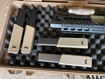Image 4 for Vente A&K Kriss Vector + 4 chargeur + Eotech réplique + AN/PEQ fonctionnelle réplique + garde main NITRO M lock