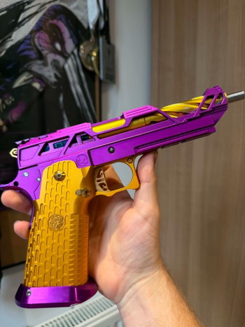Imagen 2 de Custom Hi-Capa