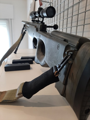 Afbeelding 2 van Upgraded Well L96 Sniper Rifle met Upgrades en Aangepaste Camo Finish