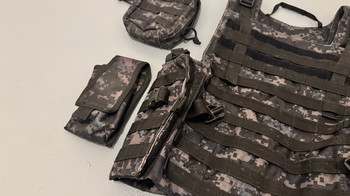 Bild 3 für Subdued urban digital camo plate carrier