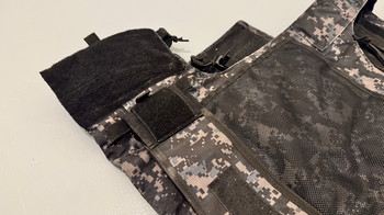 Bild 4 für Subdued urban digital camo plate carrier
