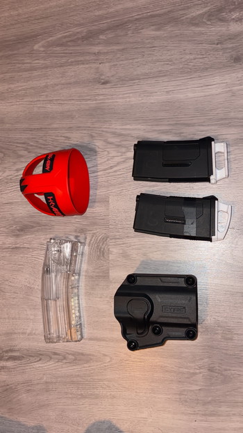 Imagen 2 de Allerlei :  EPM magazines , Hkarmy fles protector ect ..