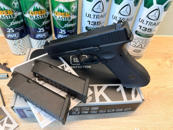 Zdjęcie 5 – UMAREX GLOCK 17 + Extra Magazijn + Service Kit + Valve Sleutel