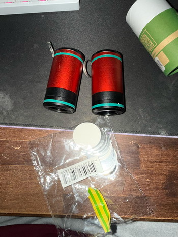 Image 2 for 4 Grenades 2x Strataim Echo 2x E-Raz