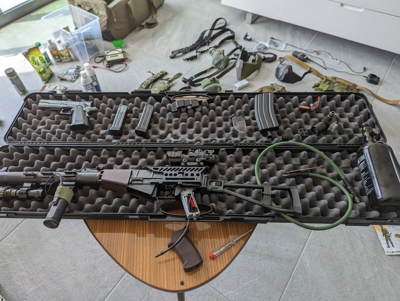 Afbeelding 1 van Volledige kit te koop (enkel samen)