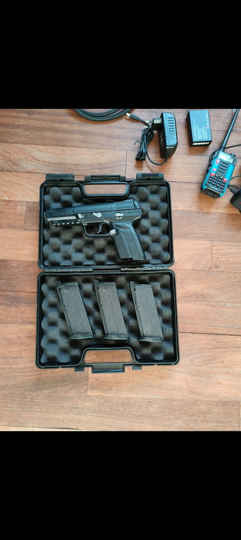 Bild 5 für Groot lot aan airsoft spullen