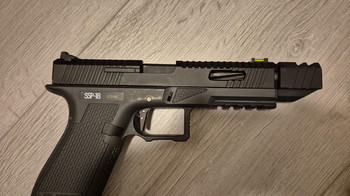 Bild 2 für SSP18 grijs met magwell en compensator + koffer