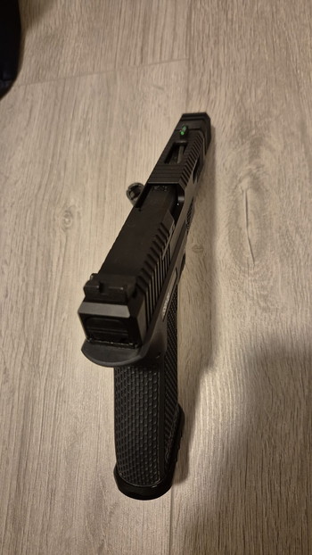 Afbeelding 3 van SSP18 grijs met magwell en compensator + koffer