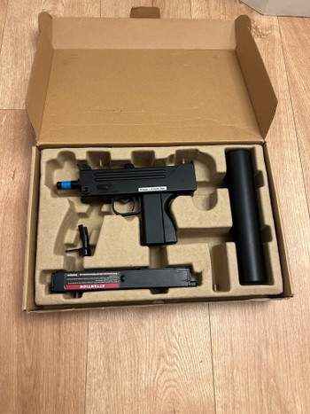 Afbeelding 5 van Réplique MAC 10 /UZI + 3 chargeurs