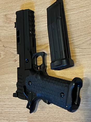Image 2 for Army Armament R604