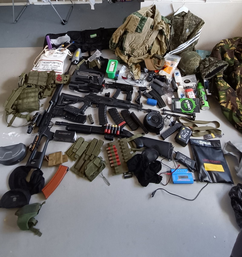 Bild 1 für Airsoft replicas and gear, mostly Russian / Eastern spec