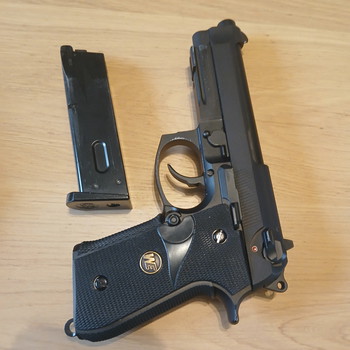 Bild 3 für Colt m1911 anniversary beberetta m9