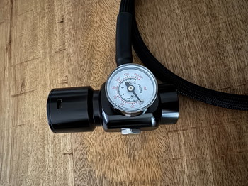 Imagen 2 de DYE HPA tank met regulator en slang