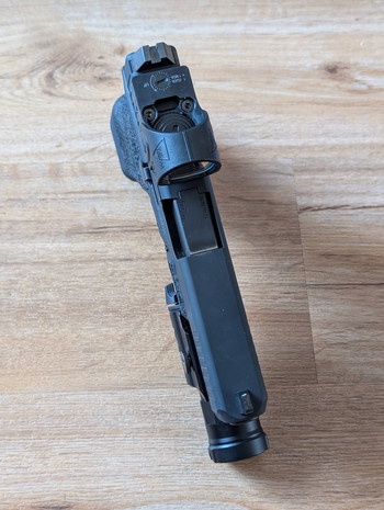 Afbeelding 3 van GHK Glock 17 Gen 5 MOS with complete BFA Steel Parts and Upgrades (with 