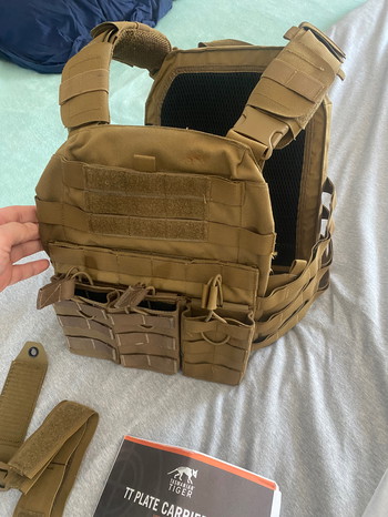 Imagen 2 de TT PLATE CARRIER MK IV COYOTE-BROWN