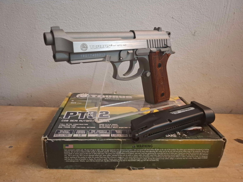 Afbeelding 1 van Cybergun Taurus PT92 - GBB - NEAR MINT