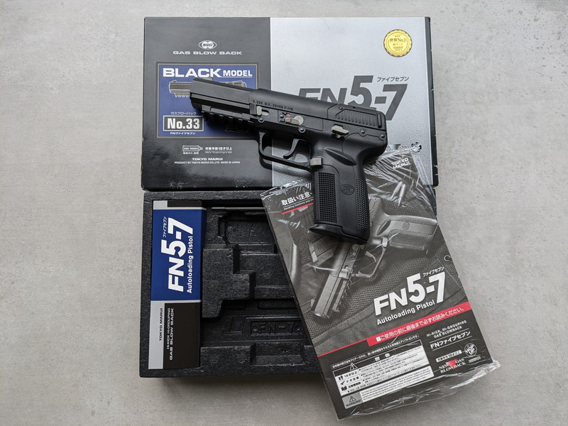 Afbeelding 1 van Tokyo Marui FN 5-7 + upgrades