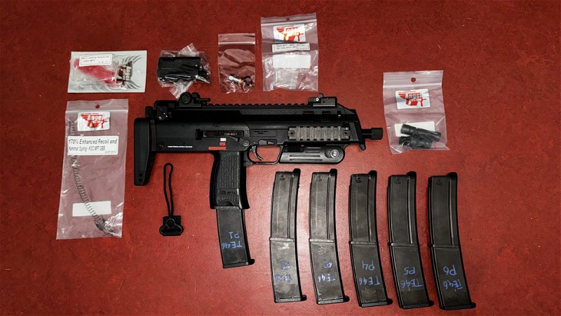 Image 1 for KWA MP7 + 6 mags + HPA adapters +  gigantisch veel extra
