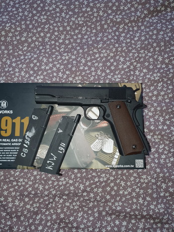 Afbeelding 3 van Kjw 1911 gbb met 2 gbb en 1 co2 magazijnen