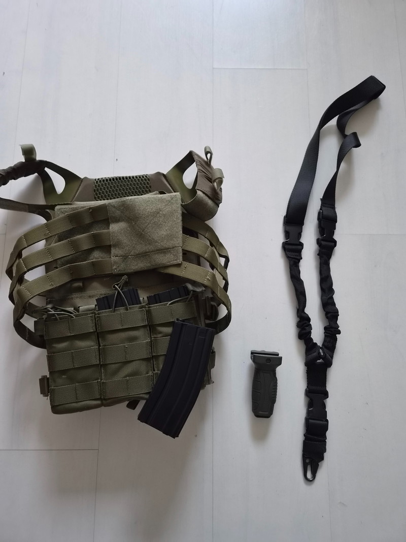 Bild 1 für Vest met 3 mags, sling, en foregrip