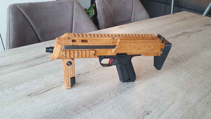 Afbeelding 1 van AAP01 MP7, 3D printed wood PLA