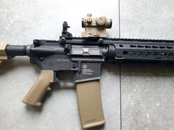 Image 4 for M4 , AR 15 Specna Arms met TR 1 red dot