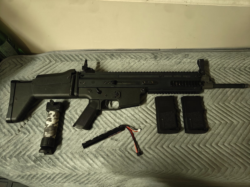 Image 1 pour Scar H