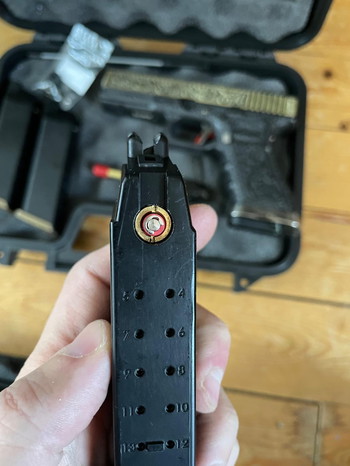Bild 2 für Te Koop WE glock 17 gen 3 gold engraved editie