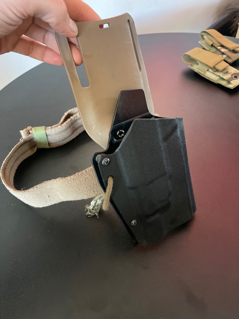 Bild 1 für Kydex fastdraw holster voor g17 met x300. Inclusief belt loop en beenband