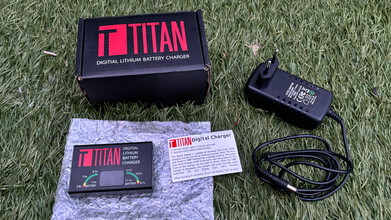 Bild für Titan digital Lithium battery charger