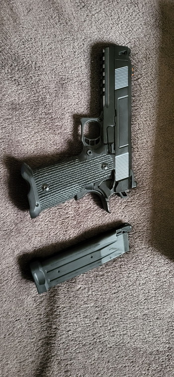 Afbeelding 2 van ARMY ARMAMENT R501 High-capa OVP +Gas&BBS