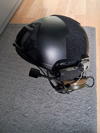 Imagen 2 de Helm met gehoorbescherming + communicatieset en lampje
