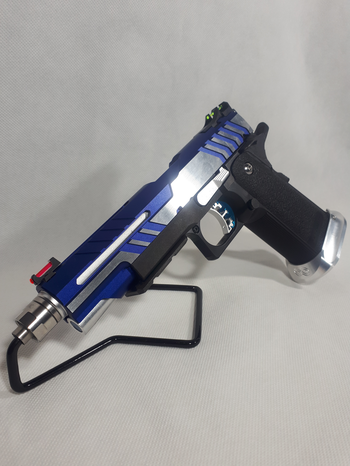 Afbeelding 2 van Zie YT filmpje.. Custom Tokyo Marui HI-CAPA 5.1 GBB Pistol - Blauw/Zilver