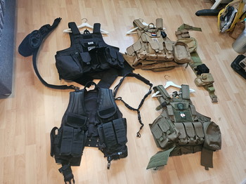 Afbeelding 2 van Complete Airsoft Set. Replica's, Accessoires, wapenkoffers/tassen, Kleding, Onderdelen.