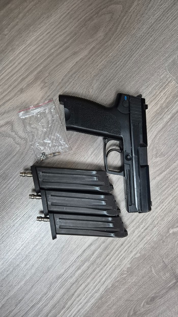 Image 2 pour H&K usp .45 pistol