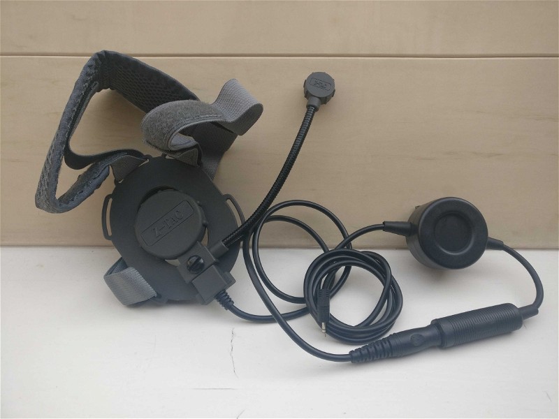 Image 1 for Headset met push to talk button.