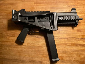 Image 4 for Natuurlijk is dit geen G36, maar de über stoere badboy UMP van Hk