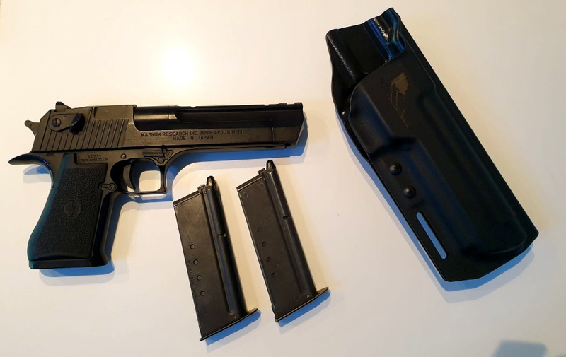 Image 1 for DEsert eagle Tokyo marui met 2 mags en holster
