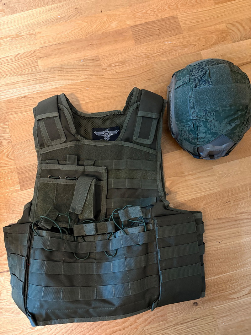 Afbeelding 1 van Vest & helmet