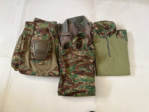 Image pour Novritsch Kreuzotter clothing set! Pants, shirts, hat!