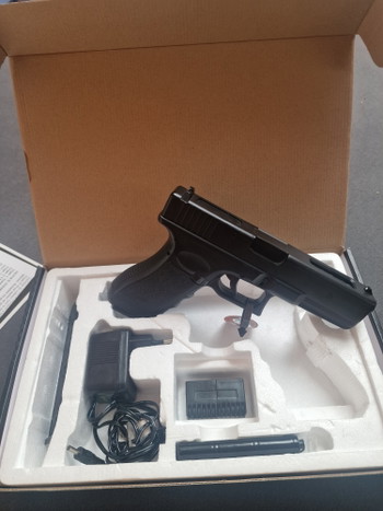 Image 2 for Cyma Glock 18C AEG like new