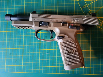 Afbeelding 2 van FNX 45 Set + Kapotte FNX 45 voor onderdelen