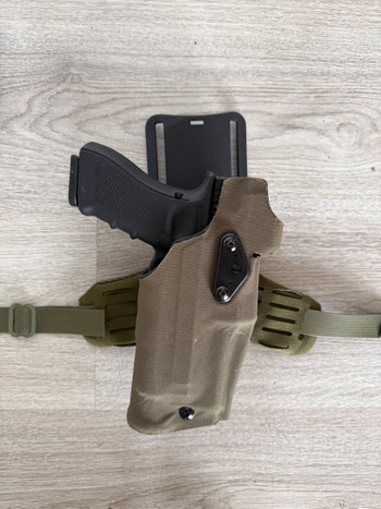 Afbeelding 3 van Umarex Glock 17 Gen 4 met 3 magazijnen, RMR red dot, WADSN X300-B lamp en holster!