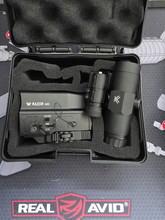 Image pour Repro uh-1 red dot met magnifier