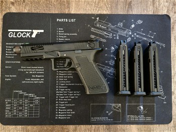 Afbeelding 2 van SSP18 (glock 18 clone) met 3 lekvrije GBB magazijnen