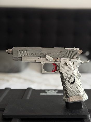 Image 2 for Full custom grey capa
