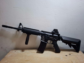 Image 2 for Cybergun Colt M4 CQBR - AEG - FULL METAL - NEAR-MINT CONDITION