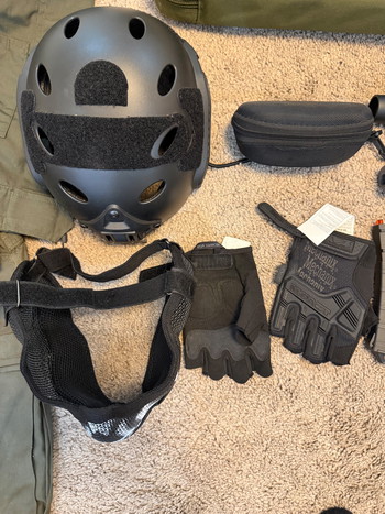 Image 3 pour Complete Airsoft Set  Replica Rifle  Tactische Uitrusting  Zo Goed Als Nieuw