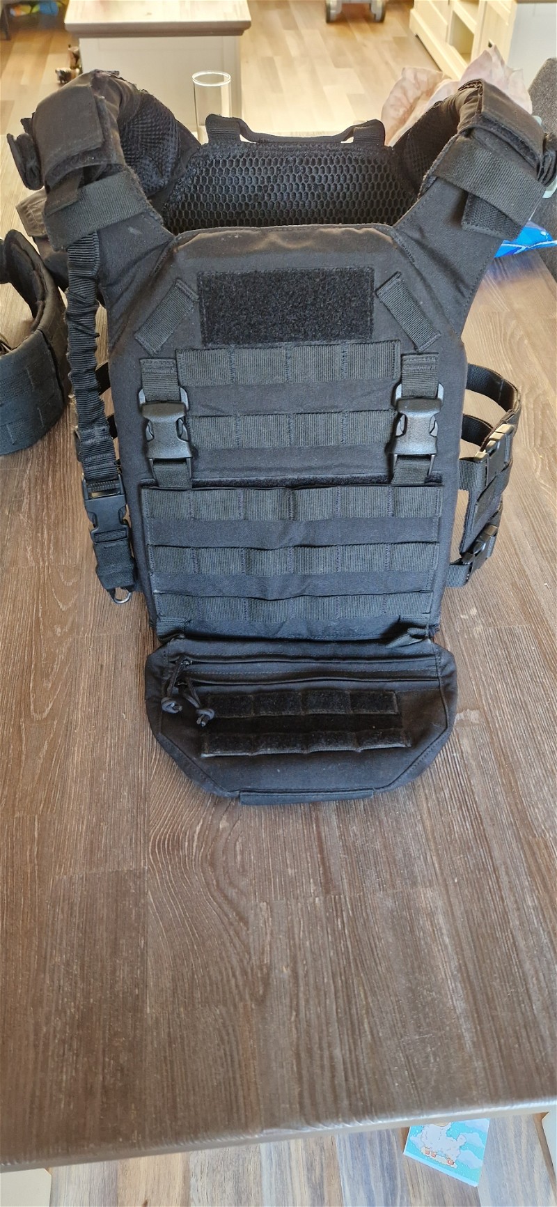 Image 1 for WAS recon plate carrier met one point sling en dangler pouch